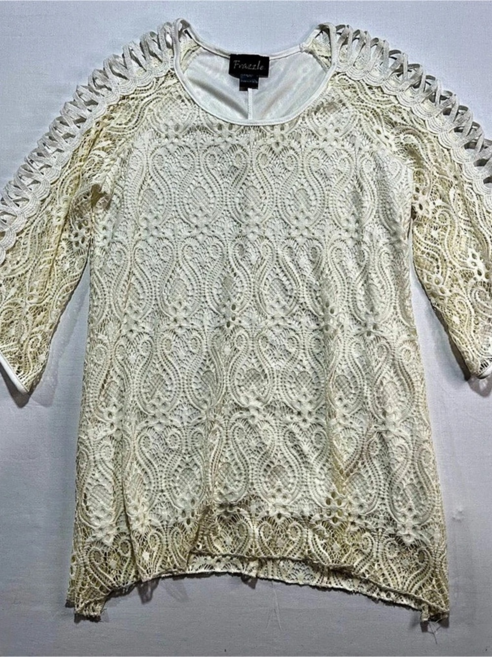 Frazzle Lace Short Sleeve Top in White Size S